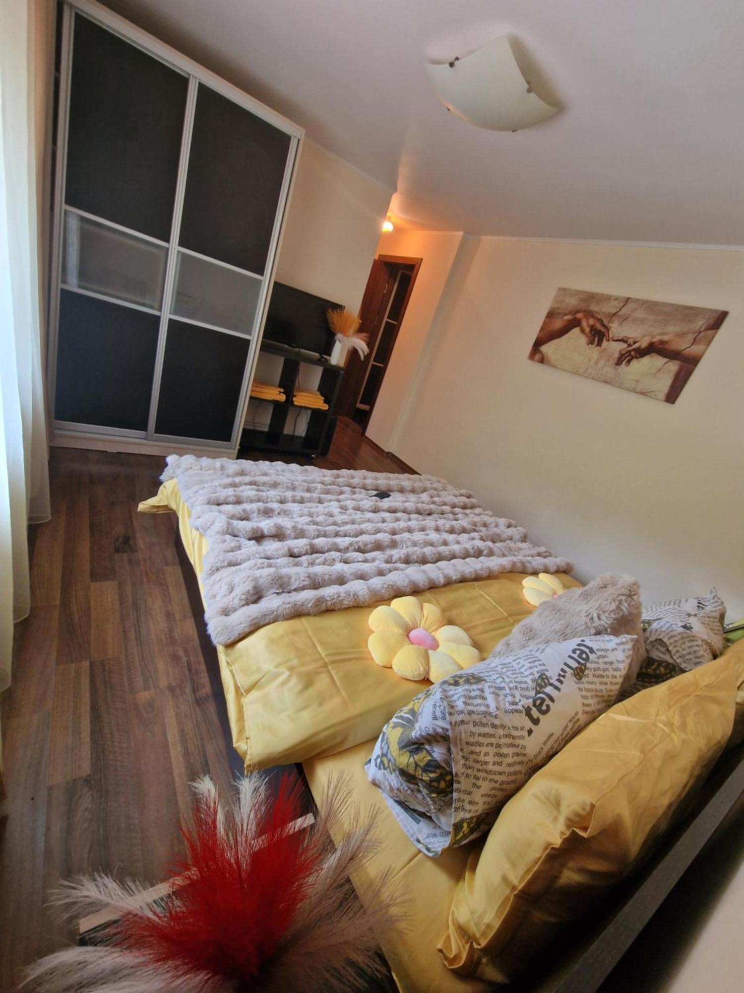 Apartament Red & Yellow Slănic-Moldova Eksteriør bilde