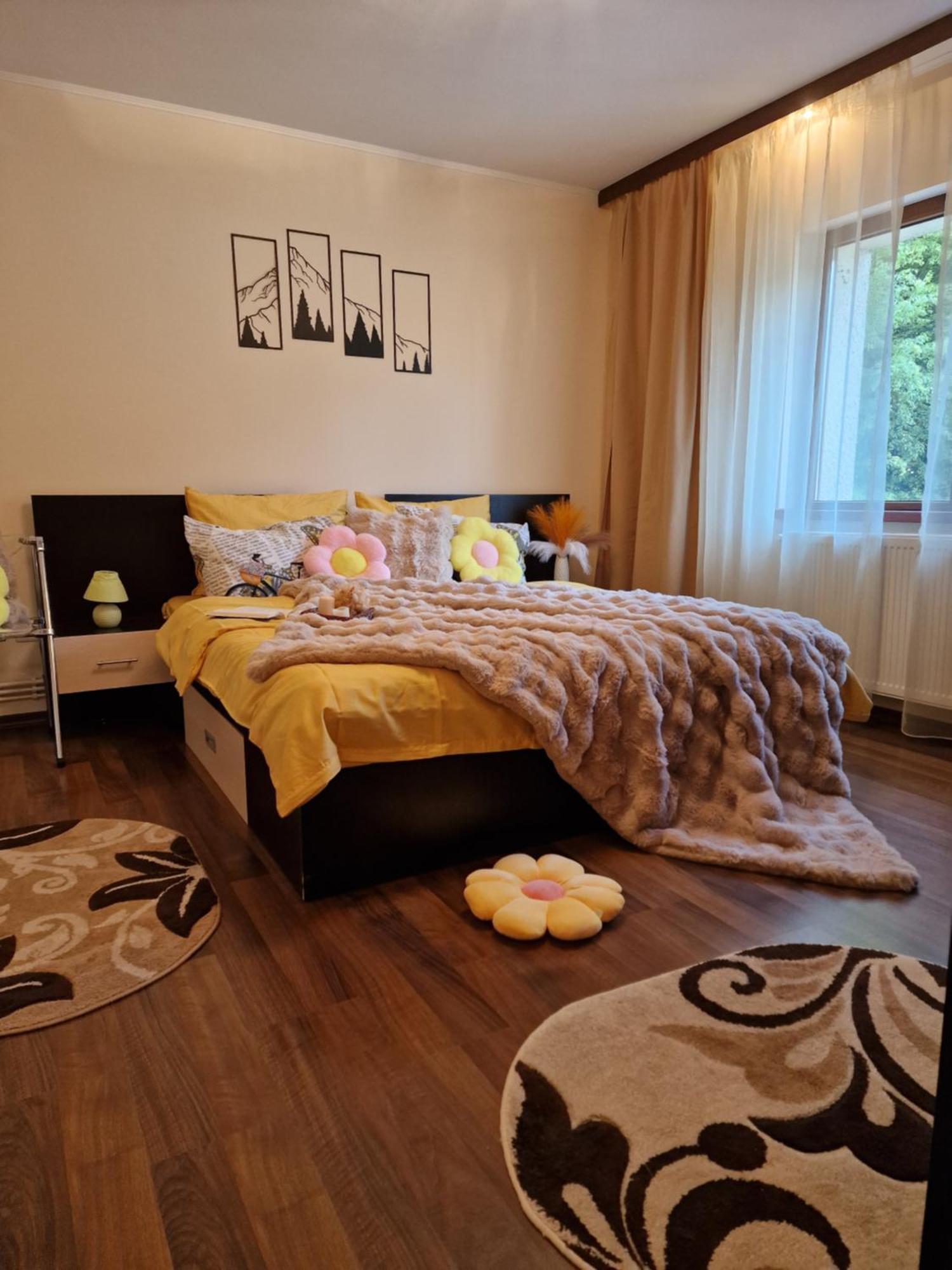 Apartament Red & Yellow Slănic-Moldova Eksteriør bilde